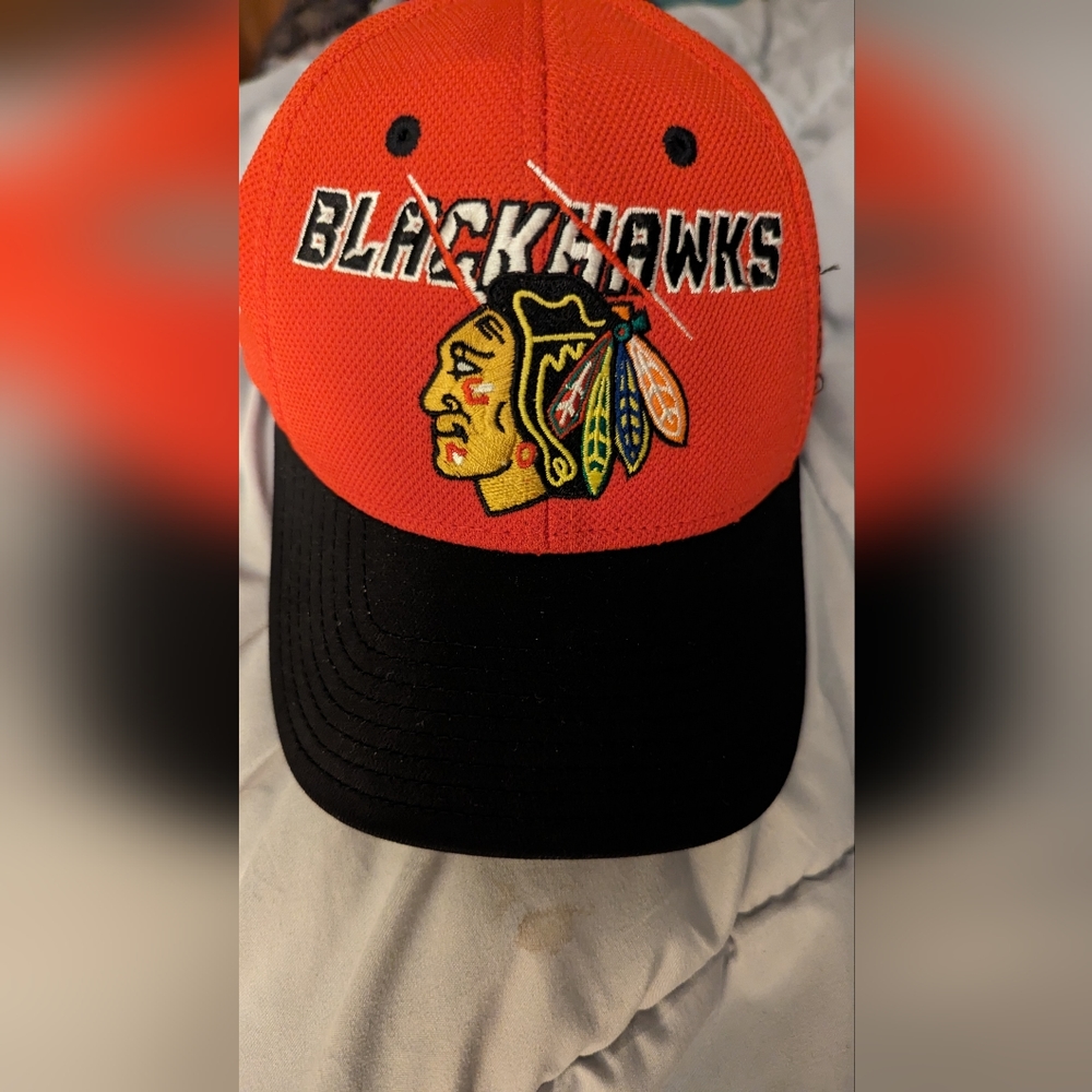 Chicago Blackhawks Hat - New Red & Black - Size medium